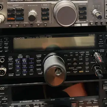 Some hardware on the substitute bench (2) #hamradio #radioequipment