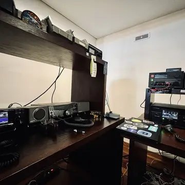 After 2 days of cleaning and messing around with stuff, my shack is getting a new look #hamradio #shack