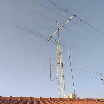 Right to the tower (hmmmm I think there's a radial missing)
