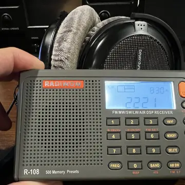 Comparto mi R-108 que és muy compacta y tiene una muy buena recepción #RetoTeleco